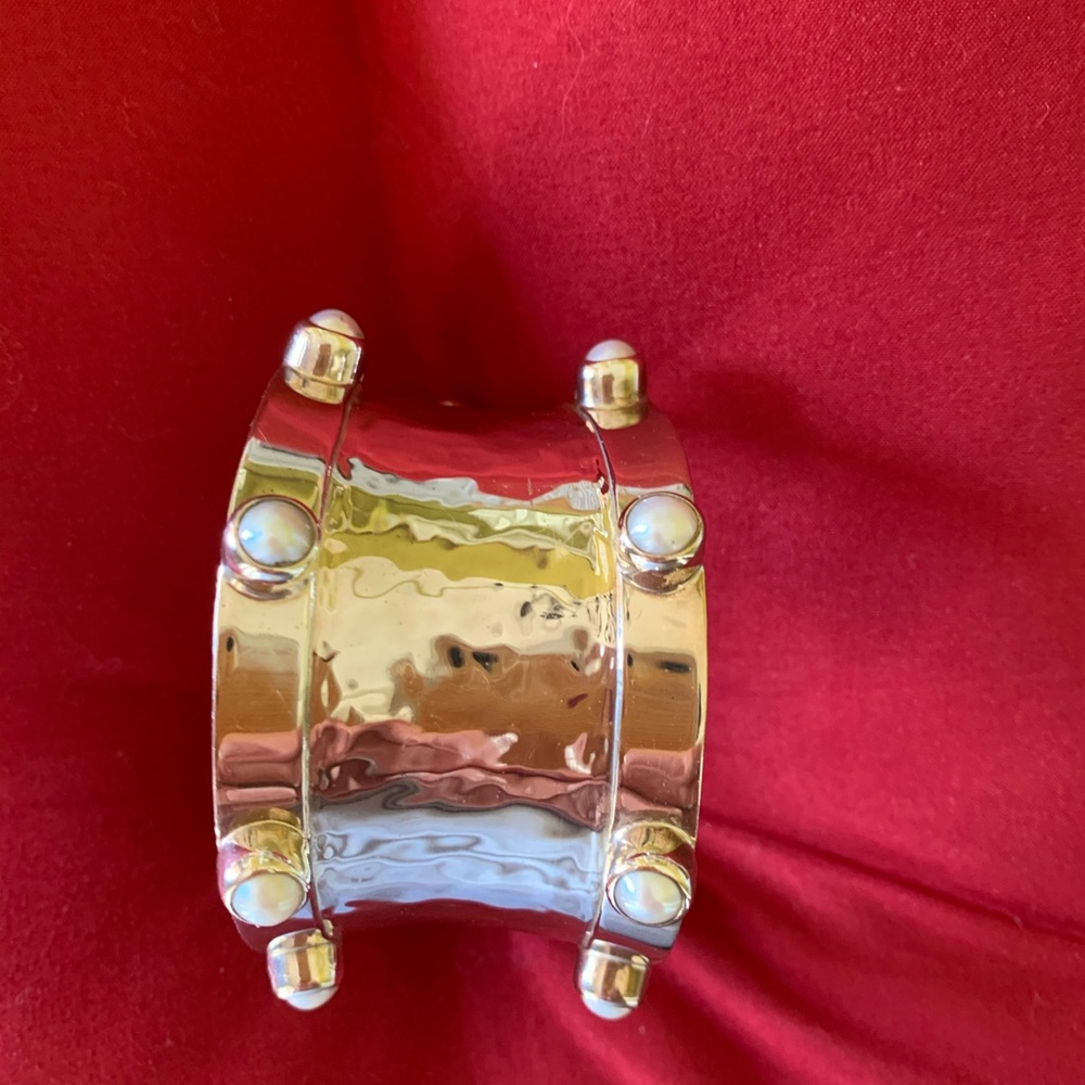 Silver cuff bracelet with pearl stones